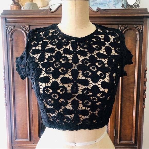 NWOT Black Lace Crop Top - Picture 4 of 9